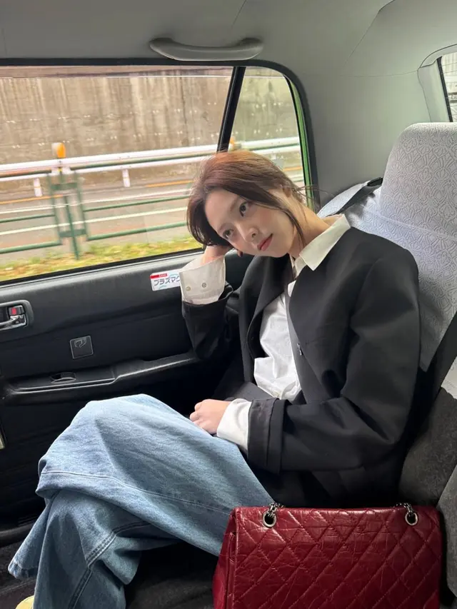 Inspirasi Outfit Hangout Kasual Yuna ITZY (Instagram/@igotyuandme)