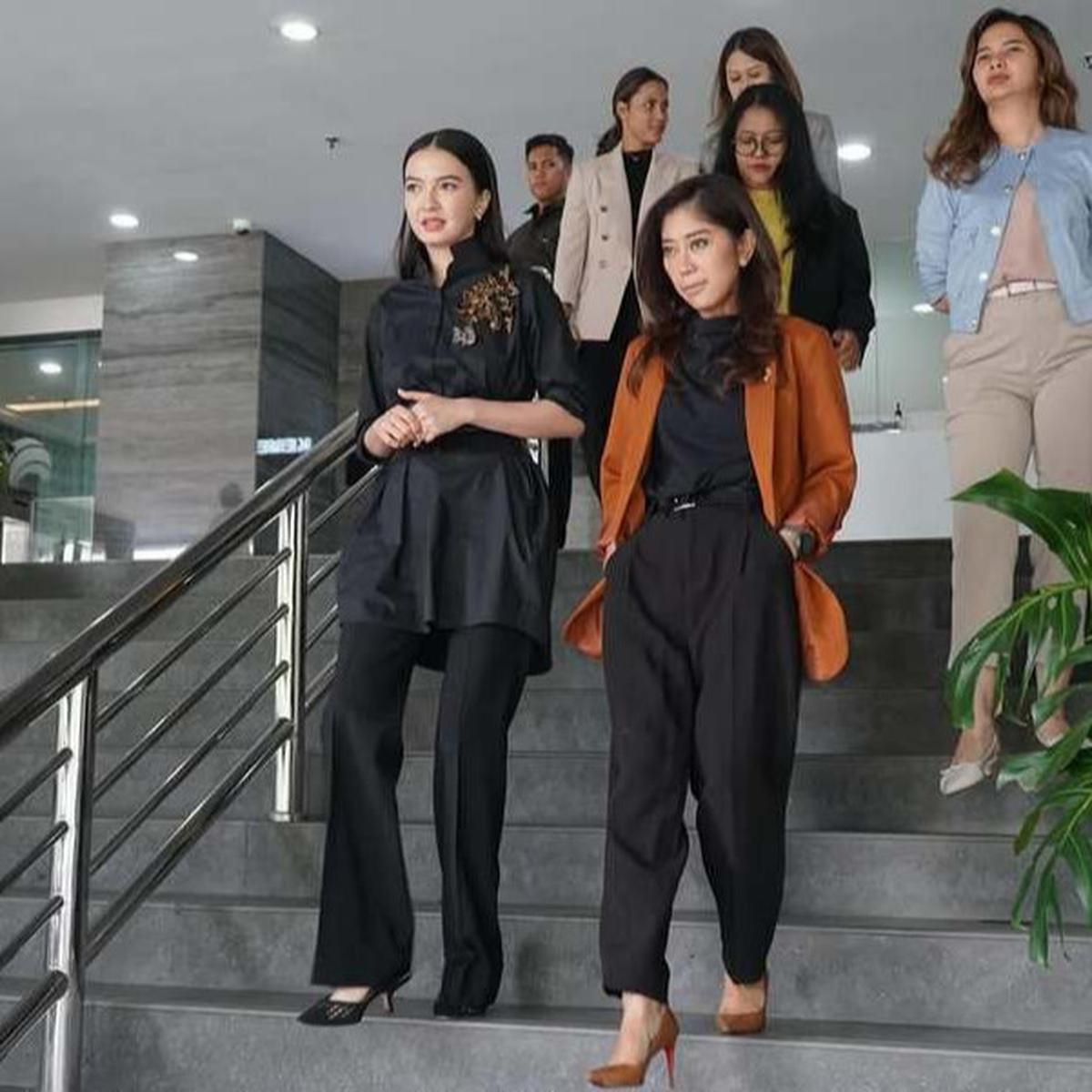 9 Potret Raline Shah Bersama Meutya Hafid, Sering Kerja Bareng Sebelum Resmi Jadi Stafsus Kementerian Komdigi