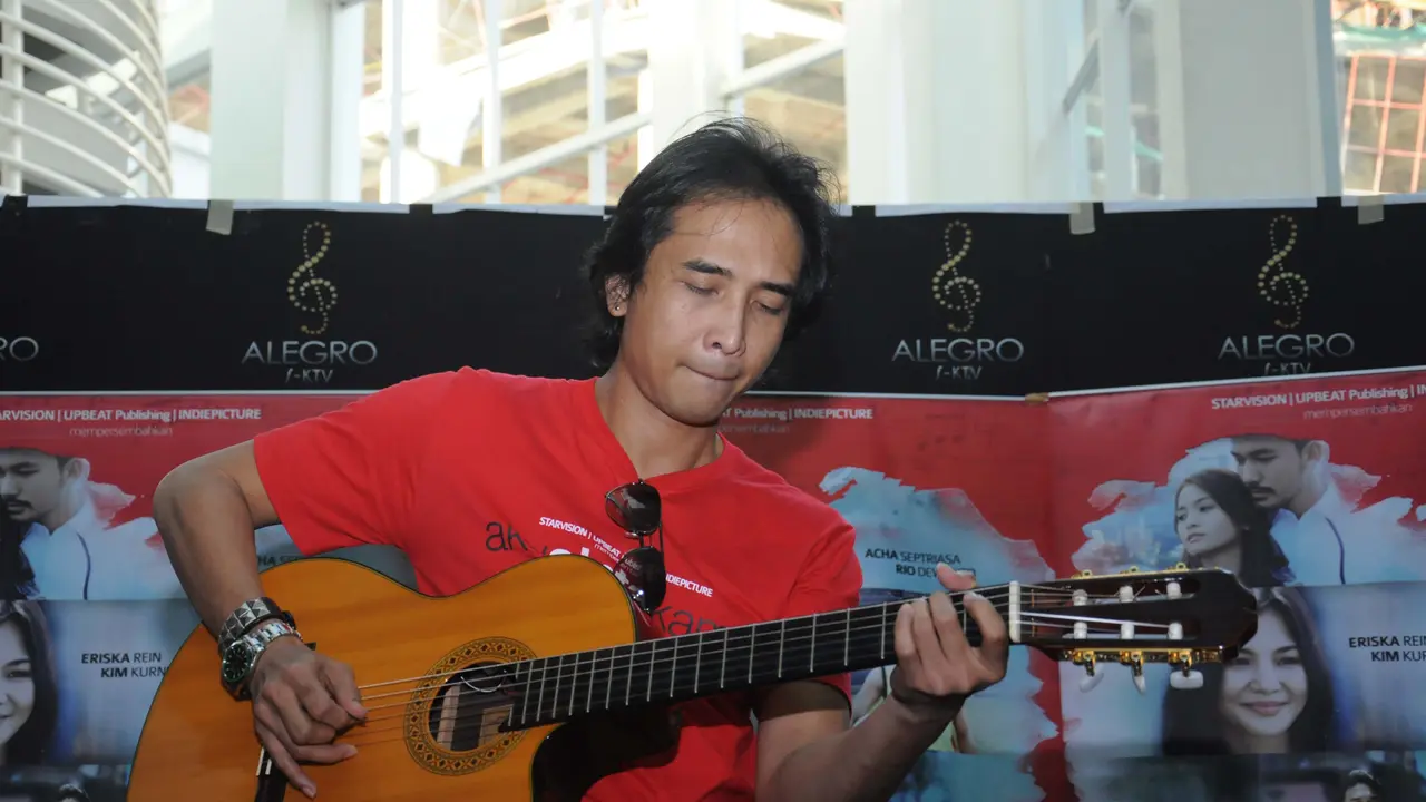 Akustikan Piyu dan Nina 20140304