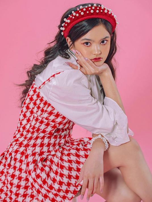 FOTO: Gaya Pemoteran Cut Keysha dengan Tema Pink Punk ...