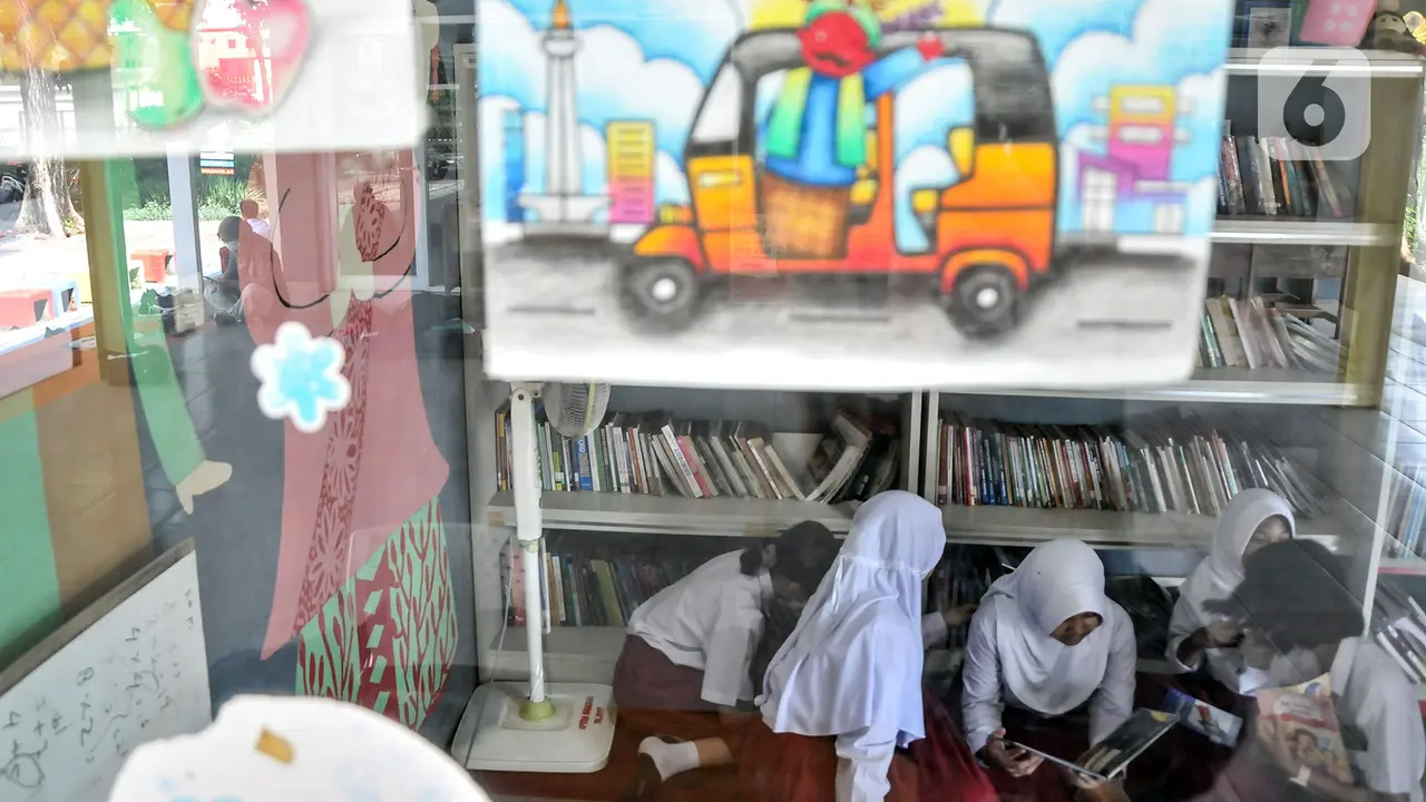 Meningkatkan Minat Baca Anak di RPTRA Manggis