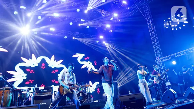 Maliq & D’Essentials