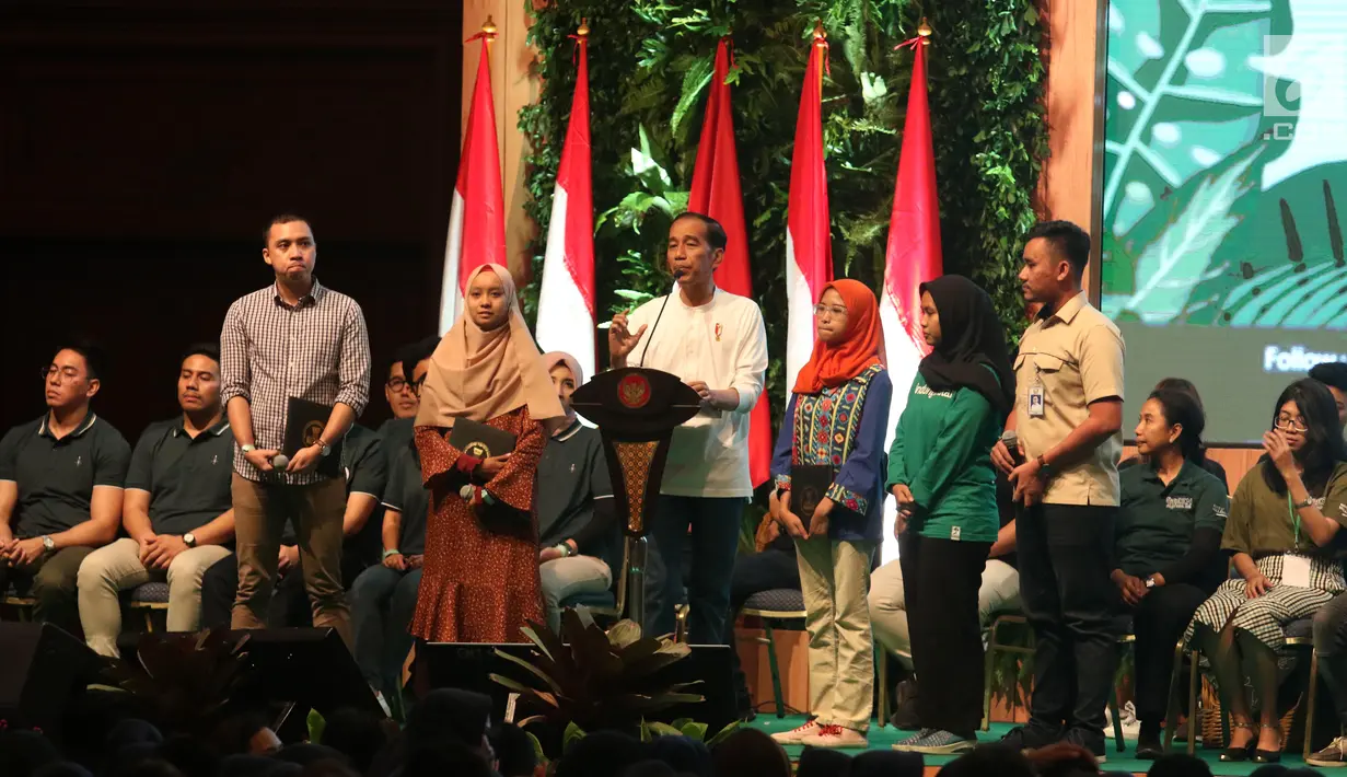 Presiden Joko Widodo memberi sambutan dalam Spirit of Millenials: Green Festival di Jakarta, Kamis (31/1). Acara ini untuk meningkatkan kepedulian milenial terhadap gaya hidup ramah lingkungan, urban farming dan agrikultur. (Liputan6.com/Angga Yuniar)