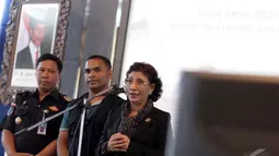 Menteri Kelautan dan Perikanan Susi Pudjiastuti memaparkan Refleksi Tahun 2014 dan Outlook 2015 di Gedung Kementerian Kelautan dan Perikanan, Jakarta, Senin (5/1/2015). (Liputan6.com/Faizal Fanani)