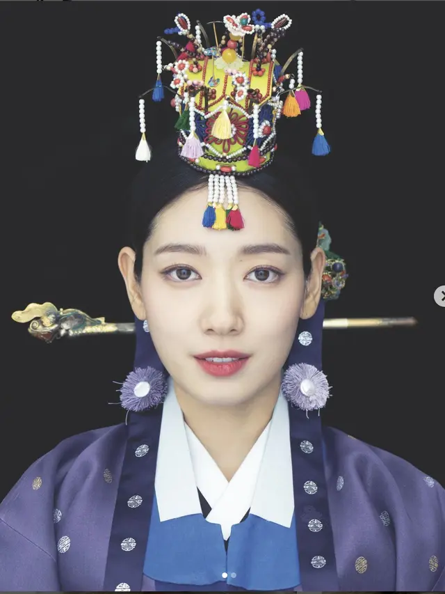 Park Shin Hye Hanbok