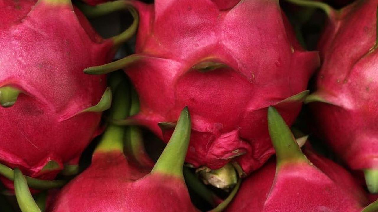 8.&nbsp;Buah Naga: Warna Merah Cerah dengan Banyak Manfaat