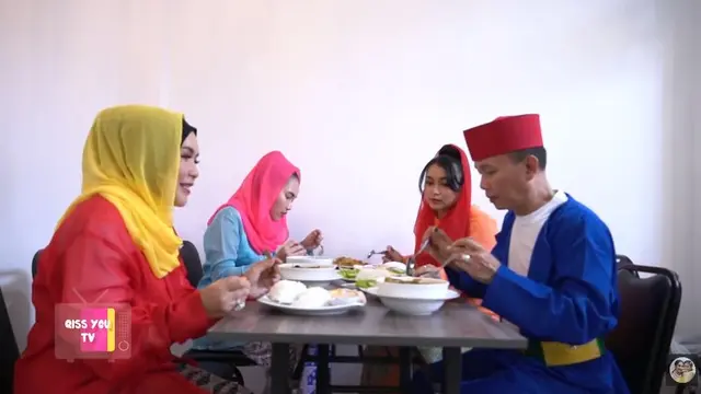 Warung Makan Milik Ayah Ayu Ting Ting