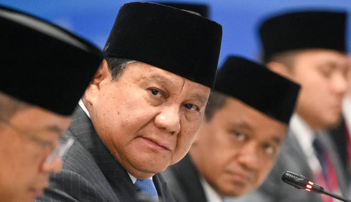 Presiden Prabowo Subianto  saat melakukan pertemuan dengan dan Presiden Rusia Vladimir Putin di sela-sela Forum Ekonomi Timur di Vladivostok, Kamis, 3 September 2026. (AFP/  Vyacheslav Prokofyev/ Pool)