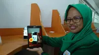 Mahasiswa Universitas Nahdlatul Ulama Surabaya membuat media pembelajaran tata surya dengan aplikasi augmented reality atau tiga dimensi. (Foto: Dok Istimewa)
