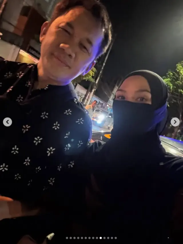 6 Potret Zaskia Adya Mecca dan Hanung Ikut Mubeng Beteng Malam 1 Suro Keraton Yogyakarta