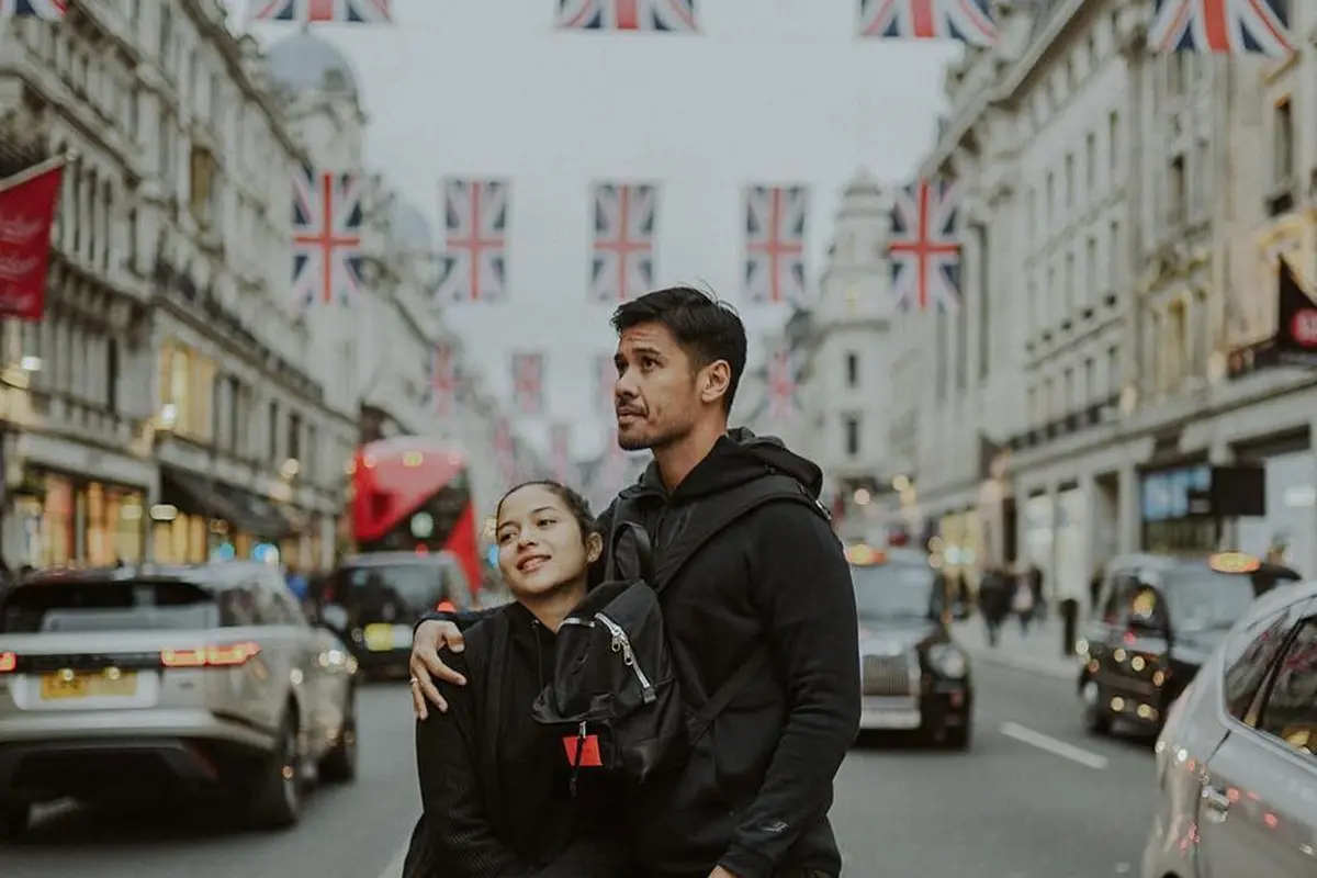 [Bintang] Chicco Jerikho dan Putri Marino