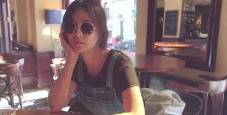 Song Hye Kyo, sebentar lagi akan menyandang status baru menjadi seorang istri. Hampir satu bulan lagi, ia akan resmi dipersunting seorang pria yang pernah menjadi lawan mainnya di Descendants of the Sun. (Instagram/kyo1122)