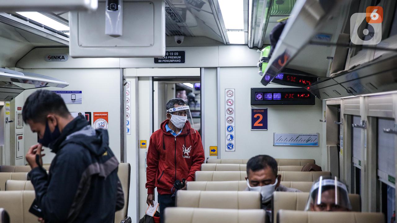 Pengguna KA Jarak Jauh Diwajibkan Menggunakan Pelindung Wajah