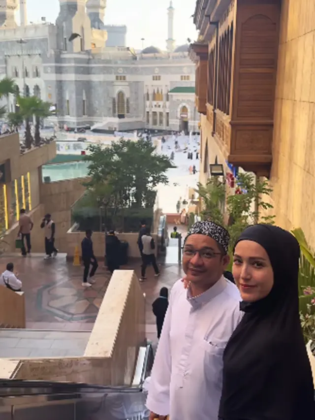 Potret Pasha Ungu dan Adelia Jalani Ibadah Haji 2025