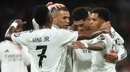 Bermain di stadion Santiago Bernabeu, Real Madrid sukses menghajar RB Salzburg dengan skor telak 5-1. (Pierre-Philippe MARCOU/AFP)