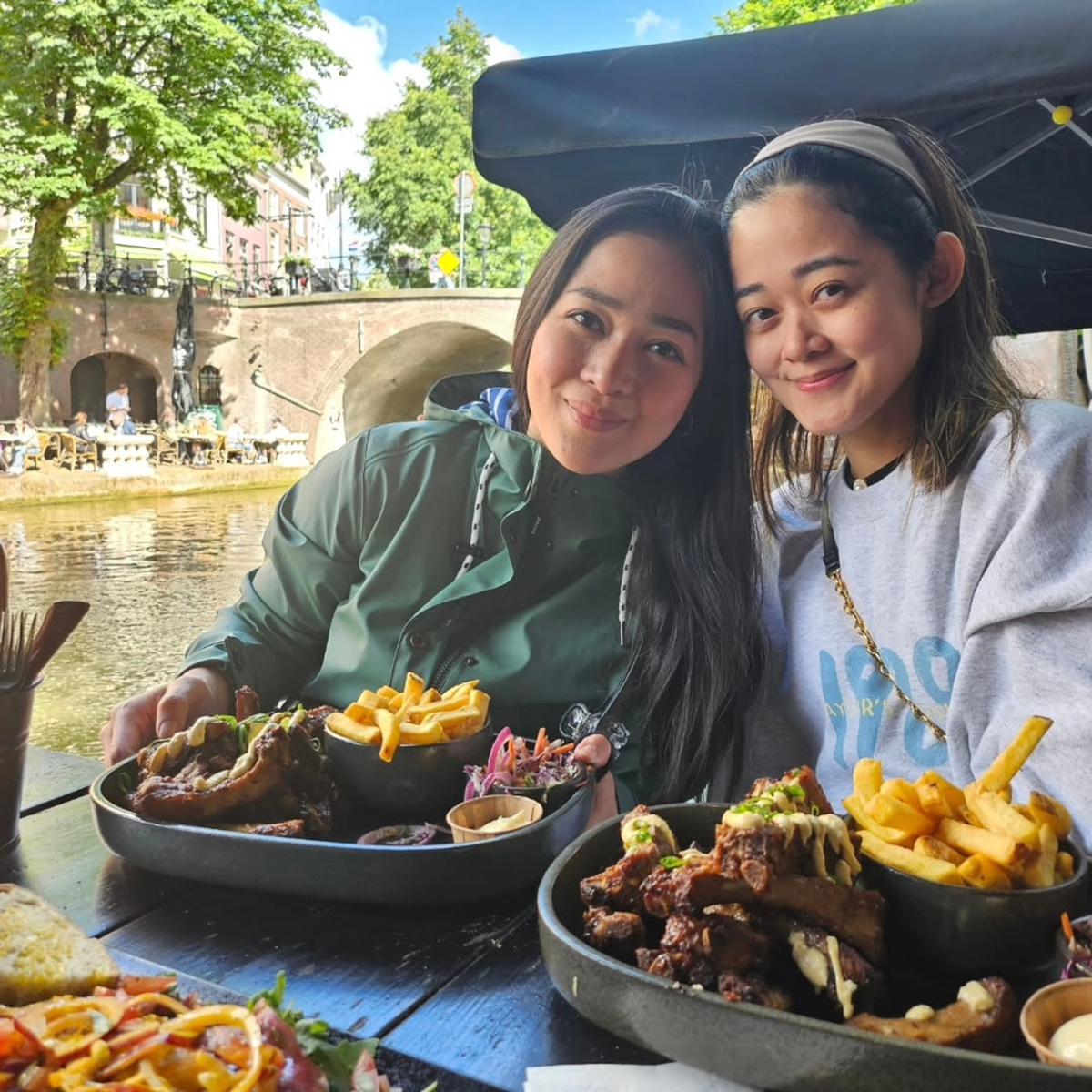Potret Kebersamaan Gracia Indri dan Gisela Cindy