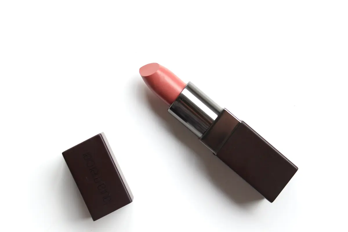 lipstik-kezo