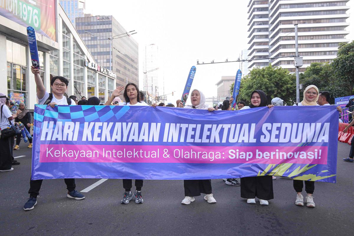 FOTO: Antuasia Warga Warga Ikuti Fun Walk Peringatan Hari Kekayaan Intelektual