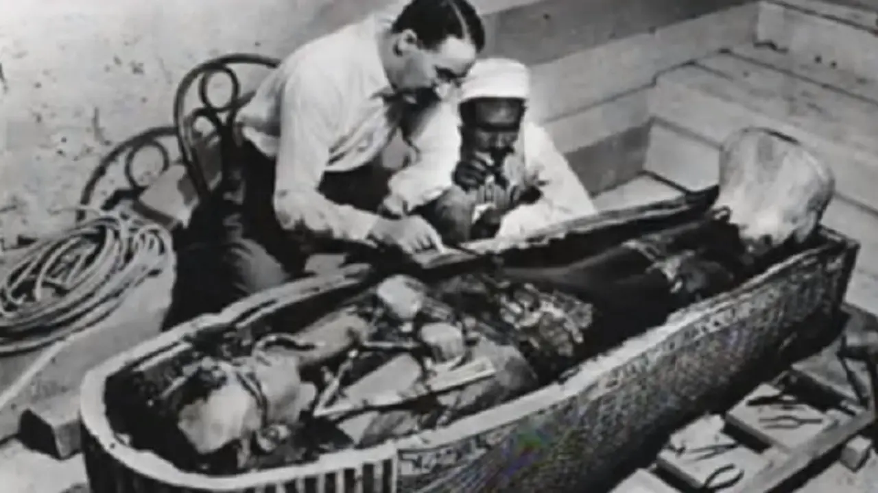 Penemuam Mumi King Tut