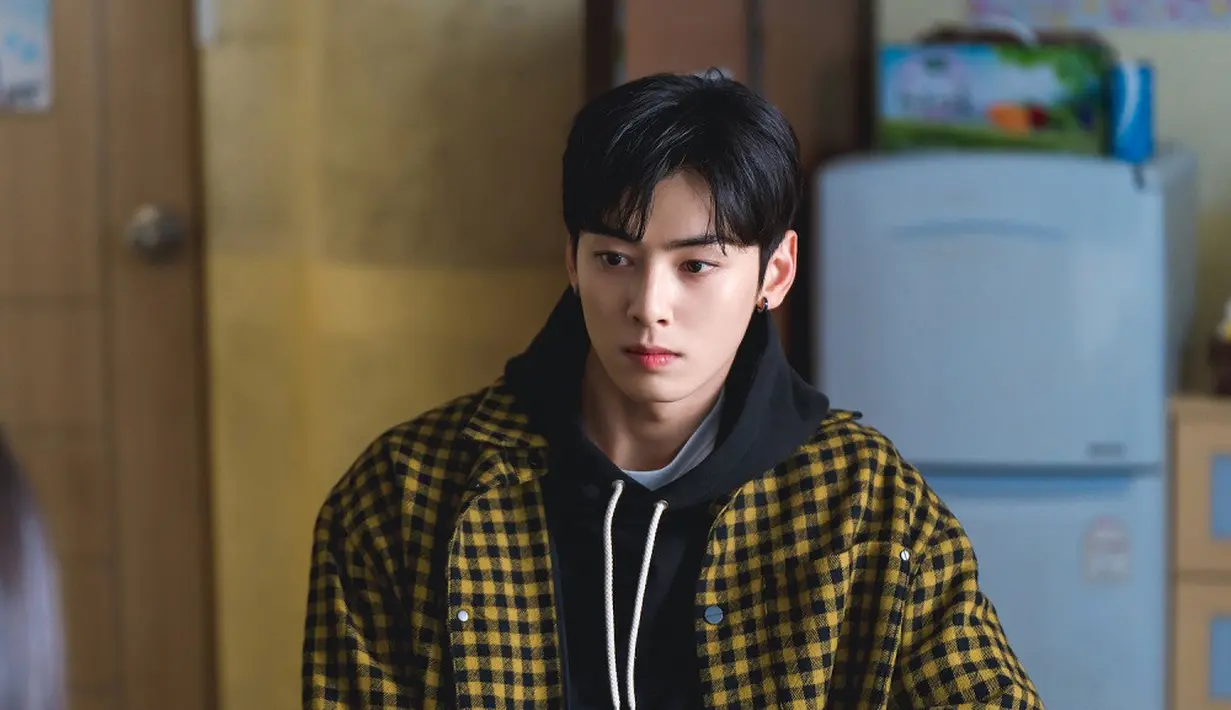 Dipuji produser Island, Akting Cha Eun Woo disebut memukau dan ia berhasil menunjukkan sisi barunya.  [Foto: Prime Video]