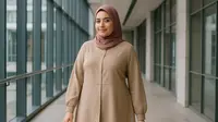 7 Model Tunik Panjang untuk Badan Gemuk dan Tips Memilihnya, Tampil Lebih Ramping