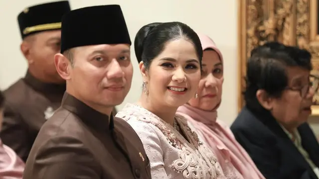 Gaya Kembar Menpar Widi Wardhana dan Annisa Pohan Kenakan Kebaya dan Sarung untuk Kondangan