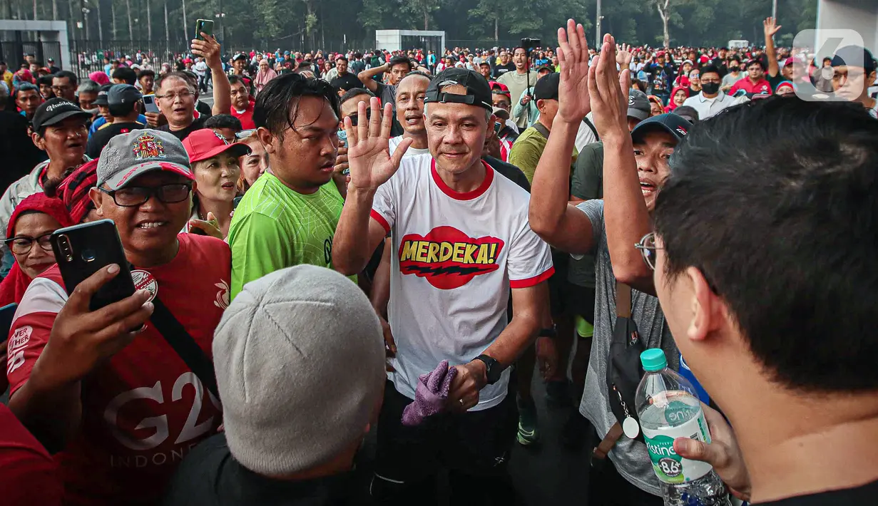 Gubernur Jawa Tengah itu juga diteriaki oleh relawan pendukungnya dengan teriakan 'presiden'. (Liputan6.com/Faizal Fanani)