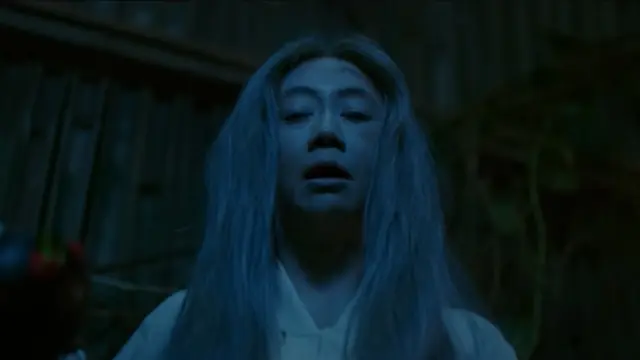 Asri Welas sebagai Nenek Gayung dalam film Kang Solah From Kang Mak X Nenek Gayung. (Foto: Dok. Falcon Pictures)