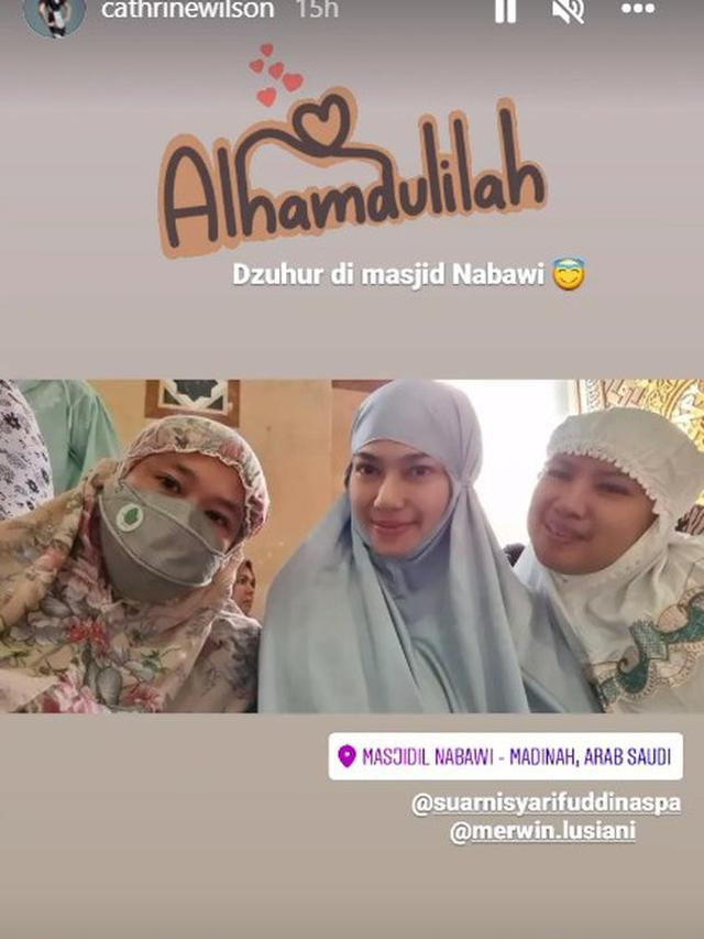 Jalani Ibadah, Ini 7 Potret Catherine Wilson Saat Umrah Ramadhan