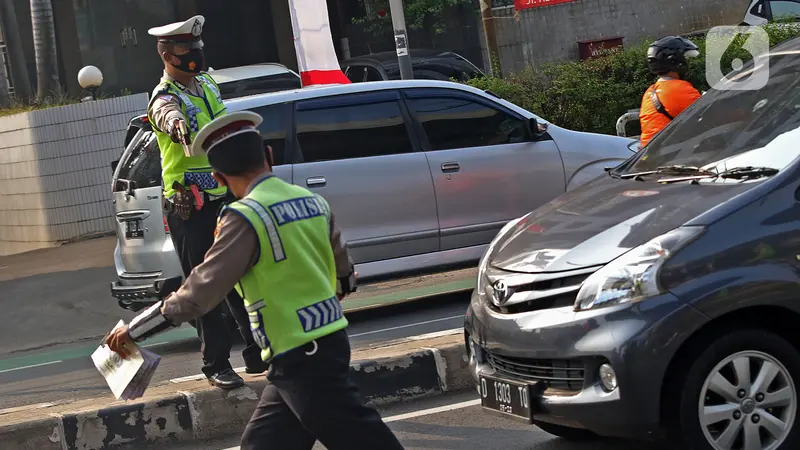 FOTO: Sanksi Tilang Terhadap Pelanggar Ganjil Genap Kembali Diberlakukan