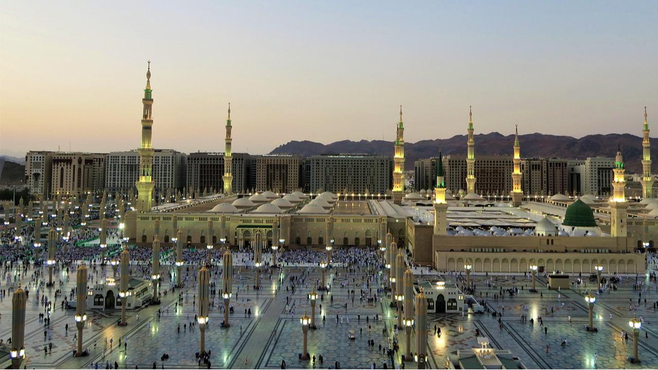 85 Ide Tema Maulid Nabi Muhammad SAW 2025, Inspiratif dan Cocok untuk Kajian Masjid