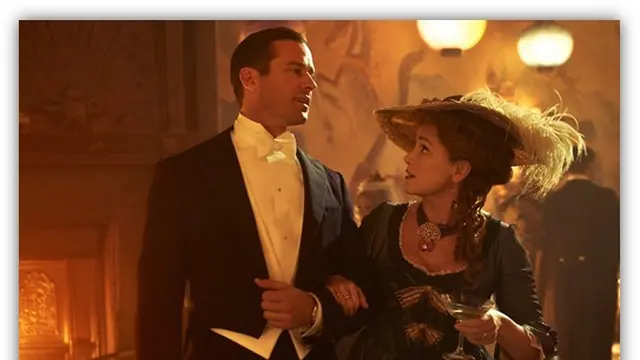 Koleksi Jam Tangan hingga Perhiasan Mahal Lily James di Film Rebecca