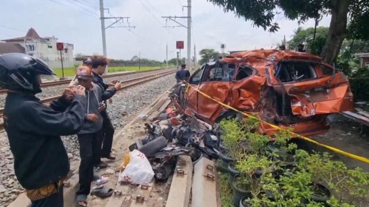 Kesaksian Warga soal Kecelakaan KA Bangunkarta Tewaskan 3 Orang, Palang Pintu Tak Tertutup saat Kereta Datang