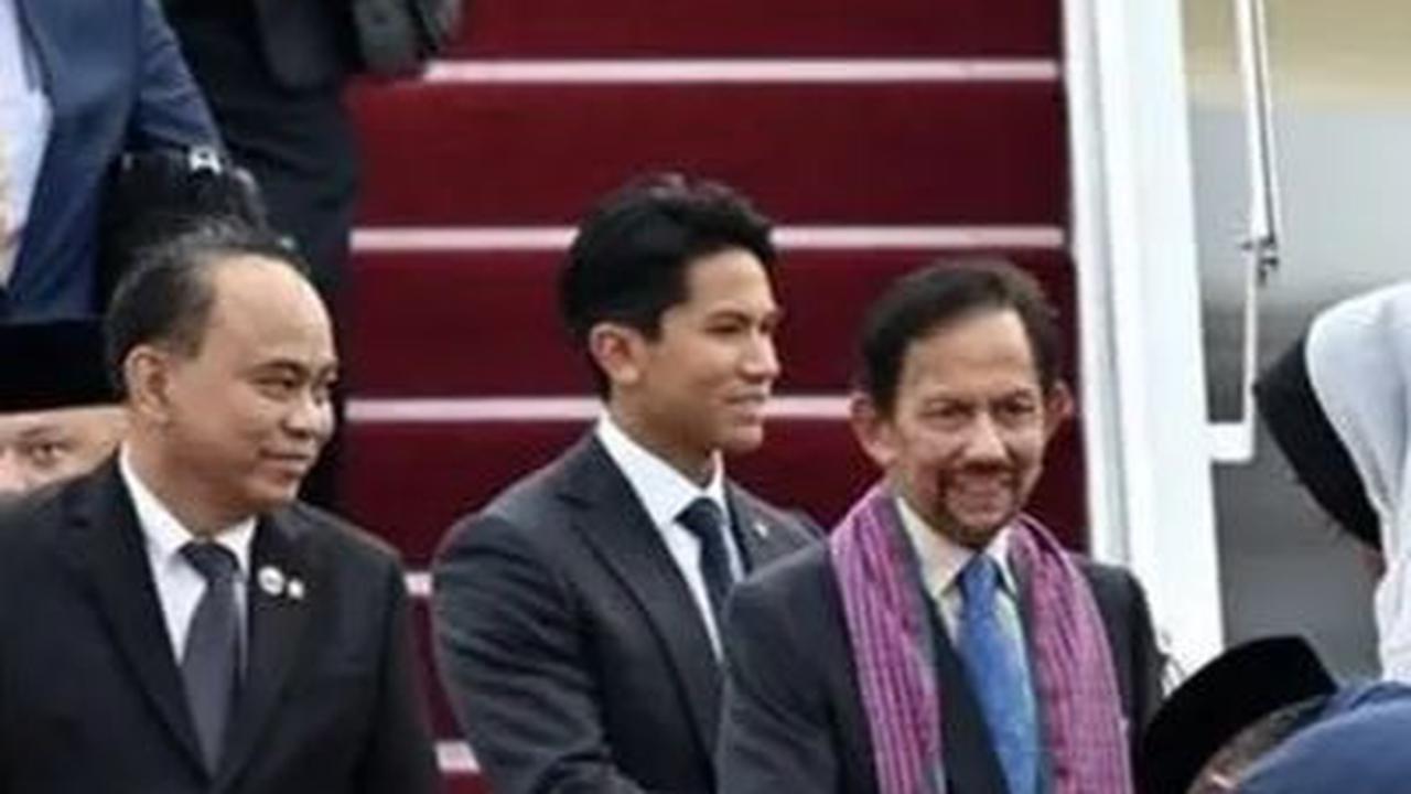10 Potret Tampan dan Gagah Pangeran Abdul Mateen Putra Sultan Brunei di KTT ASEAN