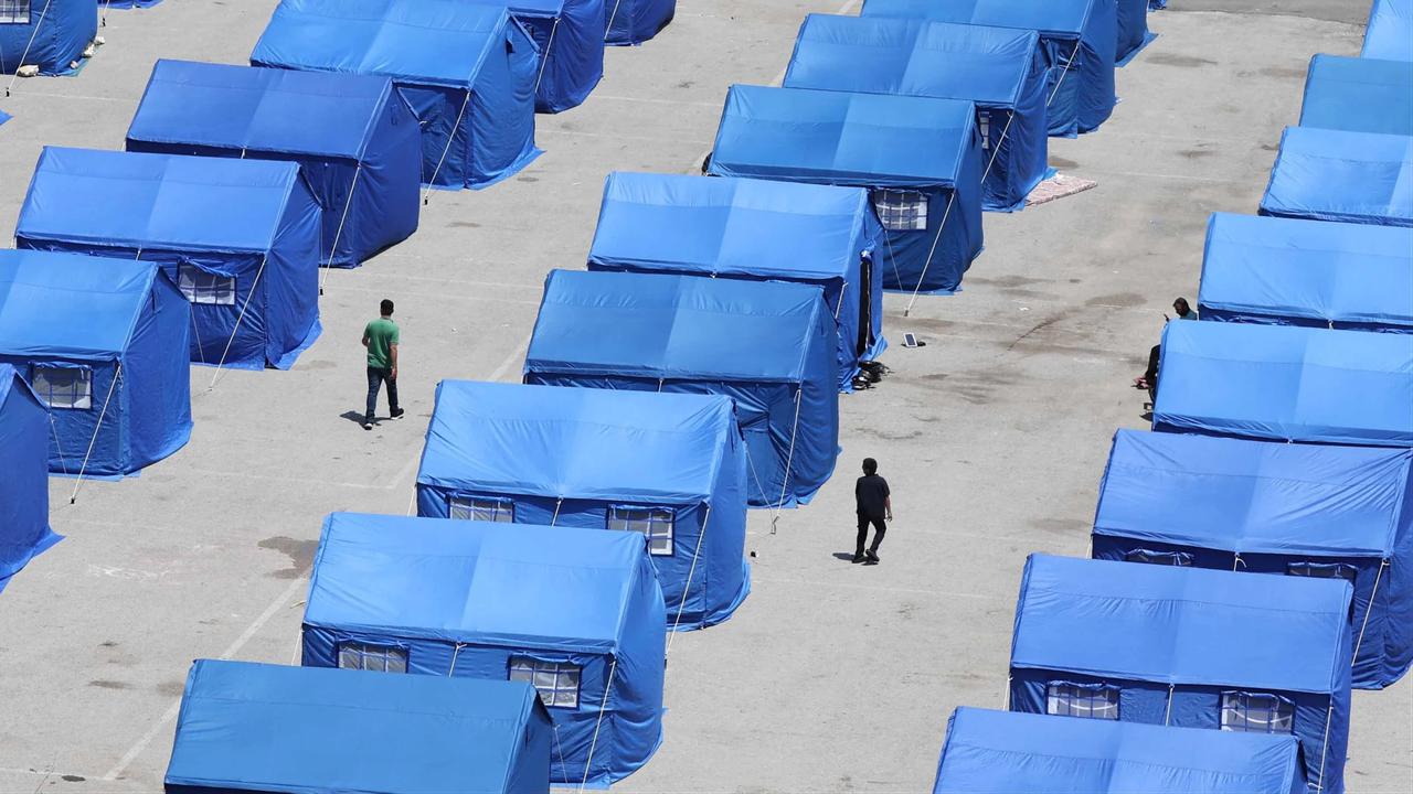 FOTO: Tenda Tenda Biru Tampung Pengungsi di Beirut