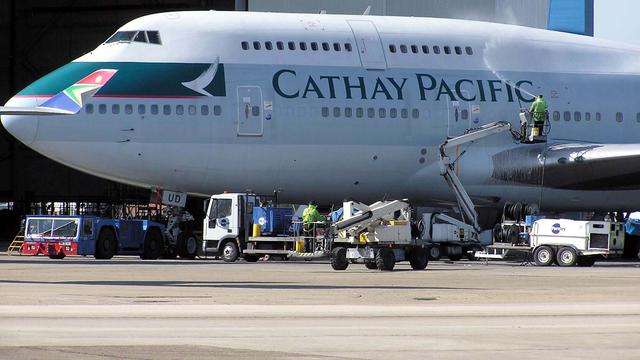 20150925-Pesawat Cathay Pacific-Mendarat Darurat-Denpasar