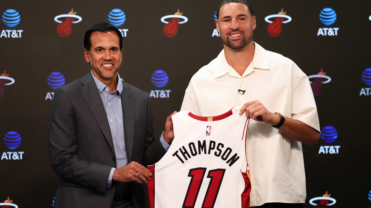 Klay Thompson Resmi Gabung Miami Heat