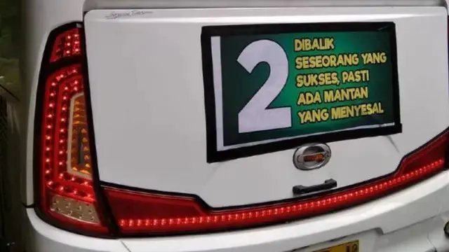 10 Potret Tulisan Kocak di Belakang Bus Pariwisata Ini Bikin Tepuk Jidat