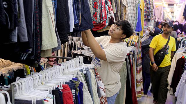 Larangan Impor Baju Bekas