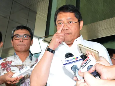 Menkominfo Rudiantara mendatangi gedung KPK, Jakarta, Selasa (6/10/2015). Kedatangannya untuk melakukan perpanjangan Perjanjian Kerja Sama (PKS) mengenai penyadapan.(Liputan6.com/Andrian M Tunay)
