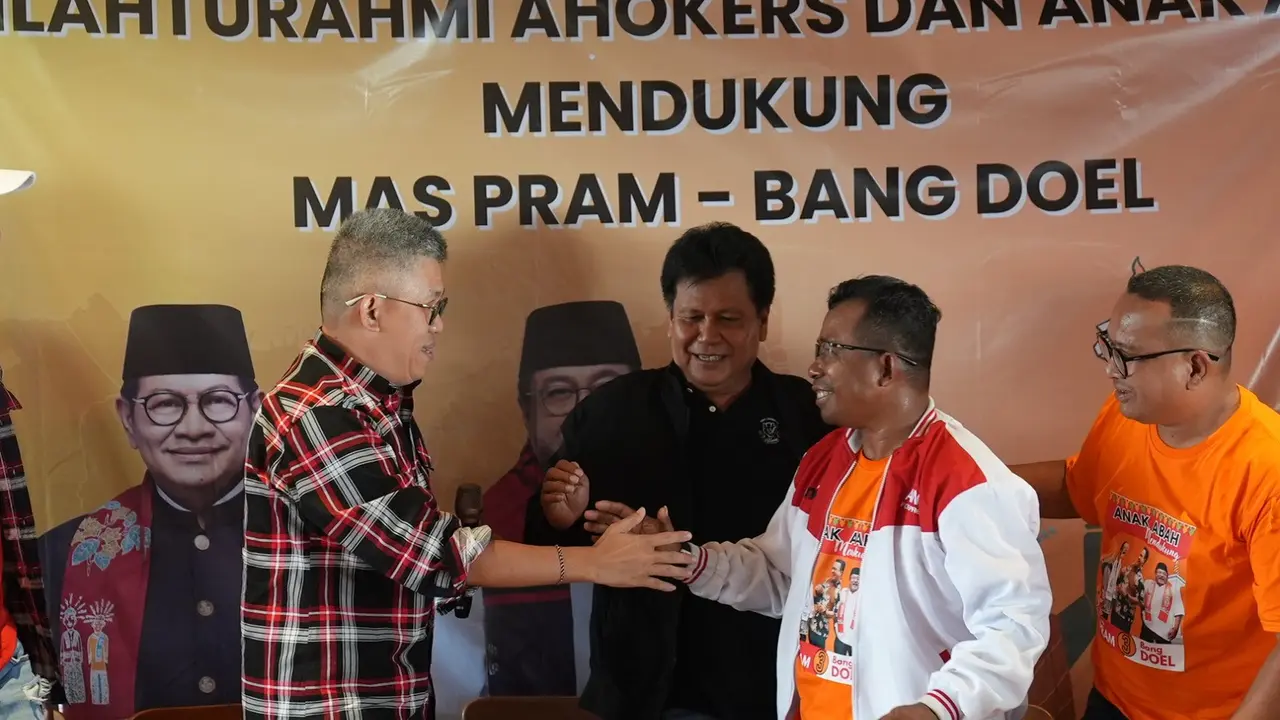 Ahokers dan Anak Abah melakukan pertemuan di Restoran Sentosa Senayan, Jakarta, pada Minggu 17 November 2024.