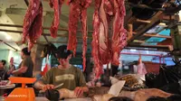 H-2 Lebaran, Pedagang Daging Pasar Klender `Tumpah` ke Jalan