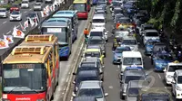 Kecelakaan Beruntun Warnai Kemacetan Jakarta Senin Pagi