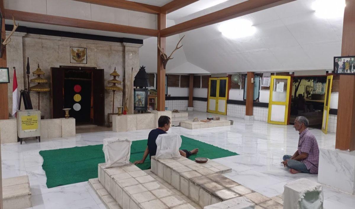 Keluarga Eyang Kudo