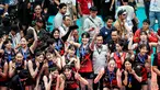 Laga ekshibisi bola voli Fun Volleyball antara Red Sparks menghadapi tim putri Indonesia All Star yang berlangsung di Indonesia Arena, Senayan, Jakarta, Sabtu (20/4/2024) berakhir dengan kemenangan 3-2 (25-17, 25-15, 19-25, 18-25 dan 15-12) untuk Red Sparks. Dalam laga yang dibumbui hiburan dengan saling tukar beberapa pemain maupun pelatih pada gim ketiga dan keempat, termasuk Megawati Hangestri yang terpilih menjadi pemain terbaik (MVP), mampu menghibur para pecinta bola voli tanah air yang memadati Indonesia Arena. (Bola.com/Bagaskara Lazuardi)