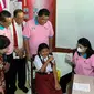 Vaksin HPV Nusagard diberikan kepada siswi kelas 5 dan 6 sekolah dasar (SD) dalam program Bulan Imunisasi Anak Sekolah (BIAS). Kegiatan pemberian vaksin HVP salah satunya berlangsung di SD Negeri 8 Tondano, Kabupaten Minahasa, Sulawesi Utara. Foto: MSD.