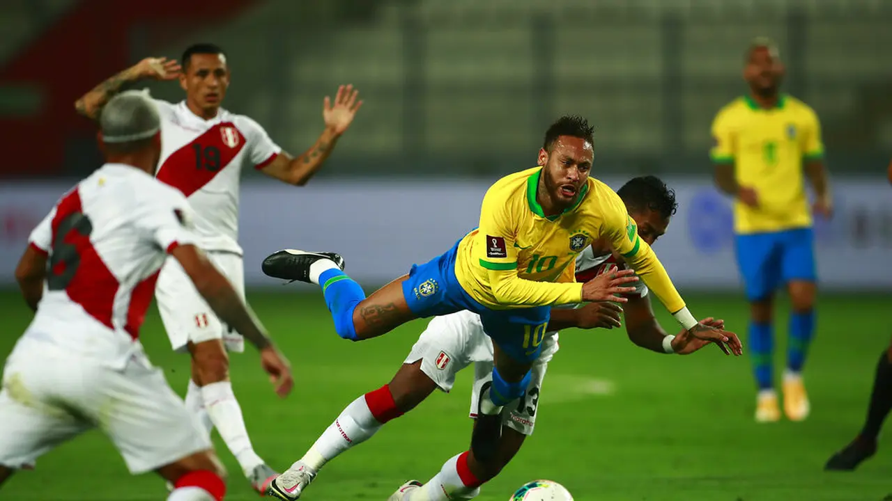 FOTO: Neymar Hattrick, Brasil Lumat Peru di Kualifikasi Piala Dunia 2022