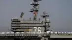 Prajurit Angkatan Laut AS berada di kapal induk USS Ronald Reagan saat tiba di pangkalan angkatan laut Yokosuka, Tokyo, Jepang, Kamis (1/10/2015). USS Ronald Reagan menggantikan USS George Washington yang akan menjalani perawatan. (REUTERS/Yuya Shino)