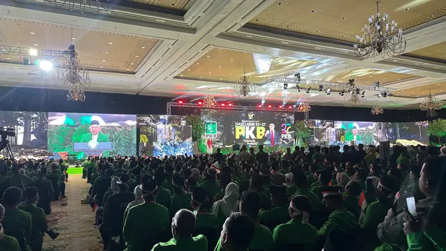 Wakil Presiden Ke-13 RI Ma’ruf Amin menjadi pembicara pembuka Hari Lahir (Harlah) ke-27 Partai Kebangkitan Bangsa (PKB) (Liputan6.com/Nanda Perdana Putra)