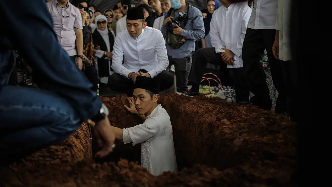 Menantu Hatta Rajasa, Adara Taista